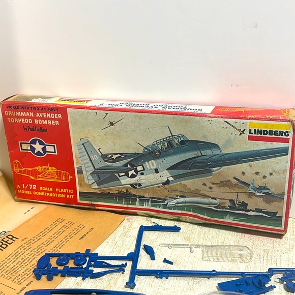 Vintage 1968 Lindberg Line Grumman Avenger TBM-3 Torpedo Bomber 1/72 Model Kit - Picture 6 of 17
